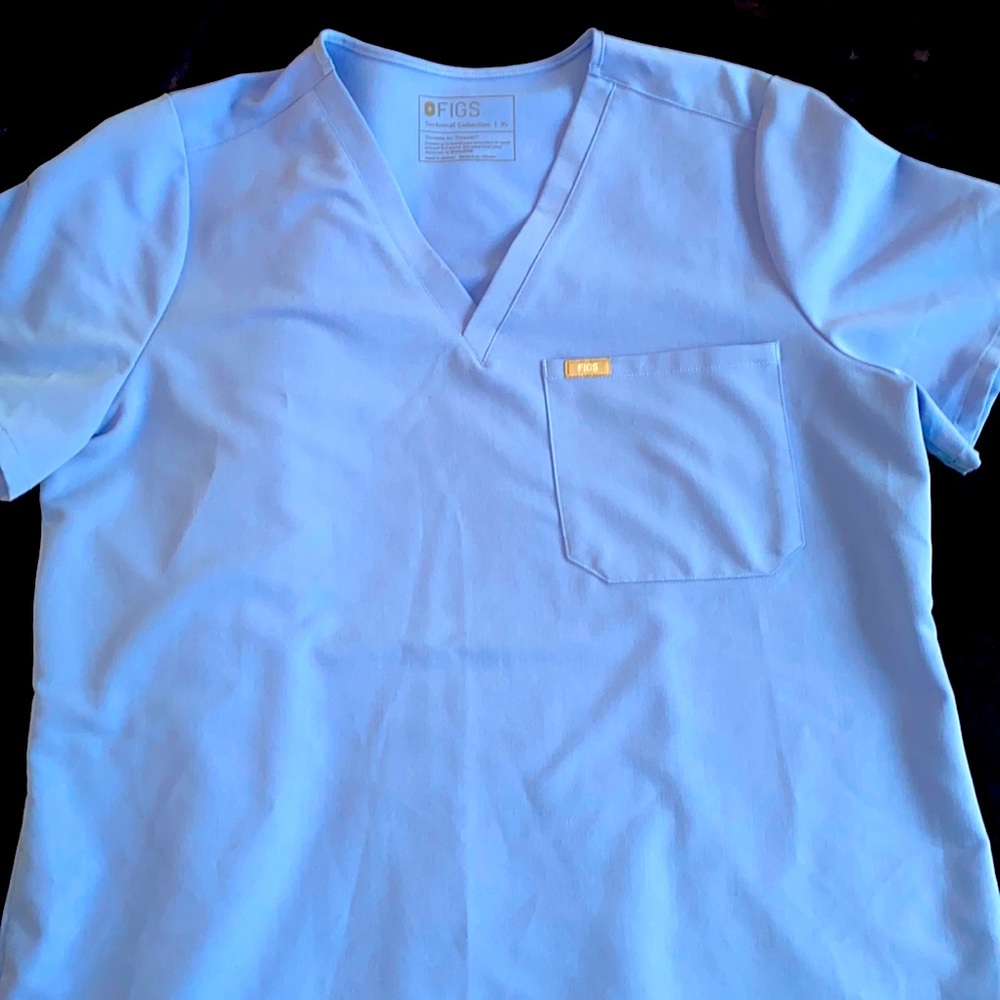 Figs one pocket scrub top